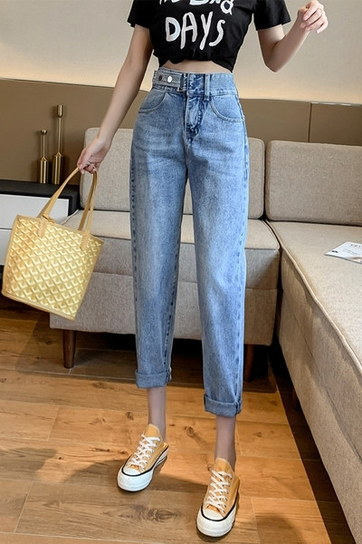 Moodsad kõrge vöö ja vööga naiste teksad – sirge mudel