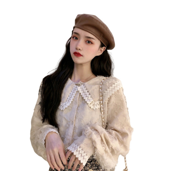 Stílusos női ing csipkeelemekkel és varrással