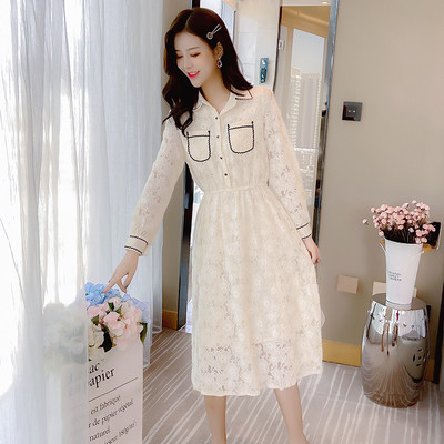 Vintage hosszú női csipkeruha klasszikus gallérral és zsebekkel