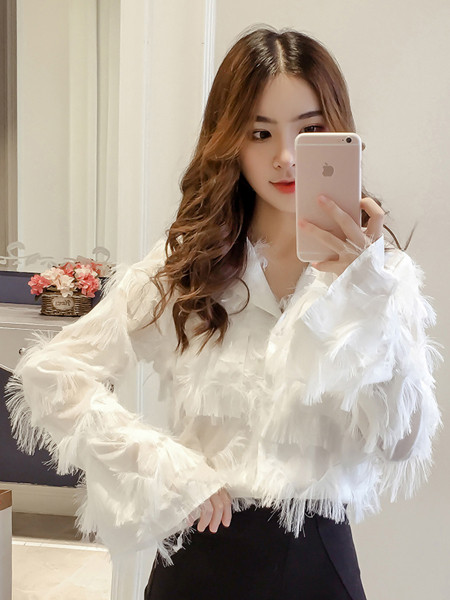 Elegáns női sifon ing rojtokkal és klasszikus gallérral