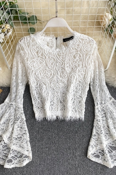 Modern női csipke ing kerek nyakkivágással és lótusz ujjú fehér és fekete színben