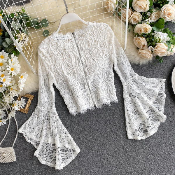 Modern női csipke ing kerek nyakkivágással és lótusz ujjú fehér és fekete színben