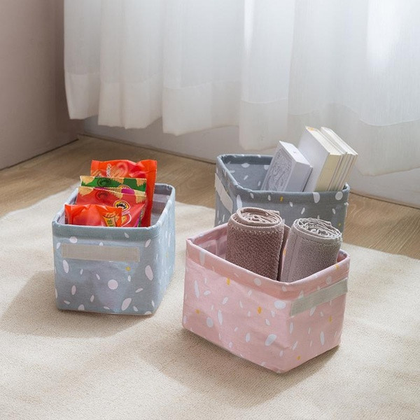 Vászontextil rendszerező a holmik tárolására