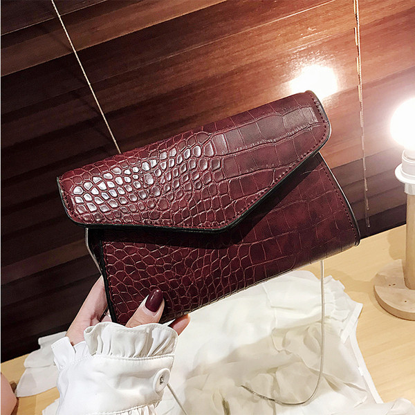 Modern női táska öko bőrből hosszú füllel fekete, barna, bordó és zöld színekben