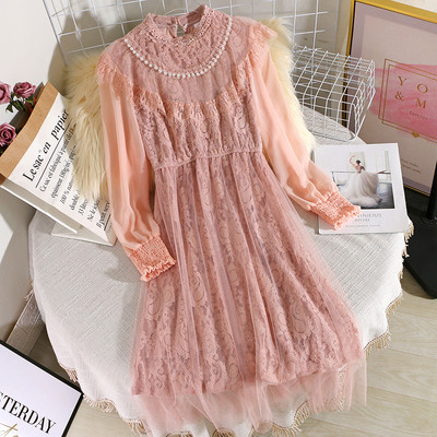 Μοντέρνο γυναικείο φόρεμα  με δαντέλα και χάντρες