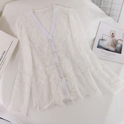 Női csipke ing gyöngyökkel és V-nyakú