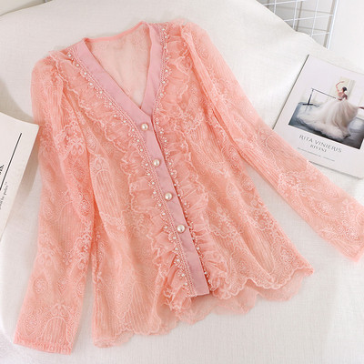 Női csipke ing gyöngyökkel és V-nyakú