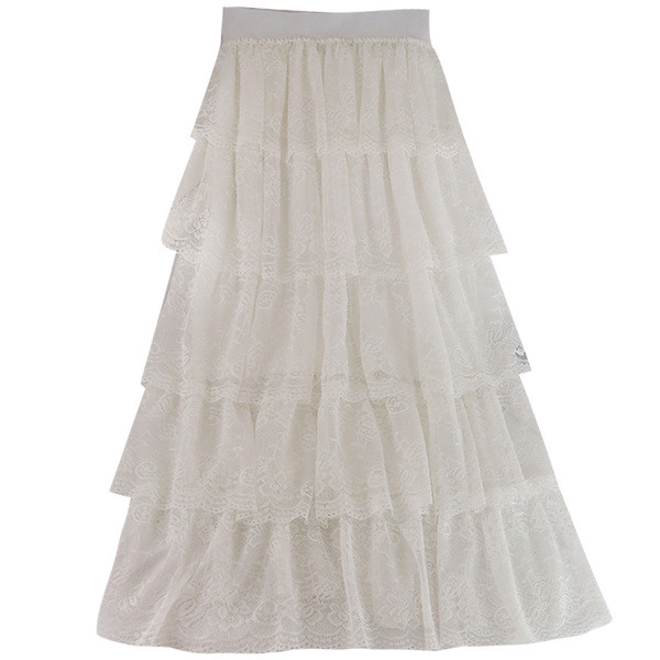 Modern női szoknya szabású modell csipkével és magas derékkal