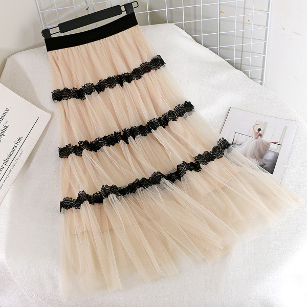 Naiste seelikulõikeline kõrge vöökoha ja tülliga mudel