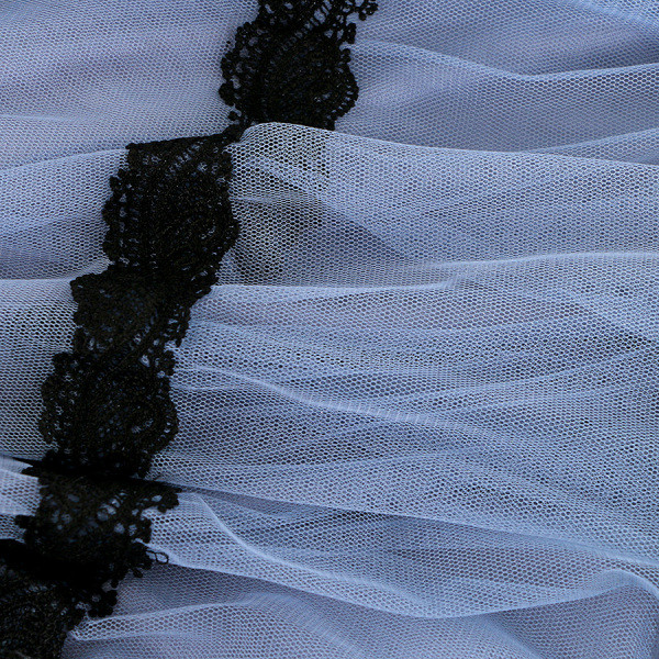 Naiste seelikulõikeline kõrge vöökoha ja tülliga mudel