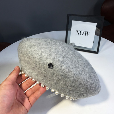 Pärlitega kaunistatud naiste villane barett