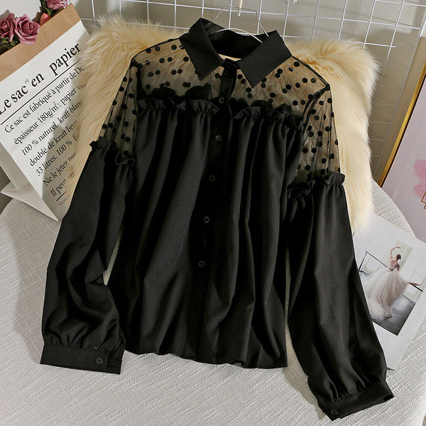 Stílusos női ing hosszú ujjal és klasszikus gallérral