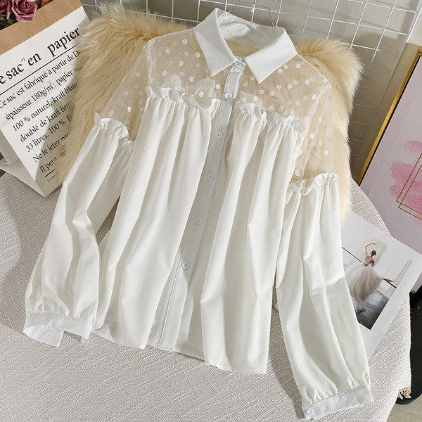 Stílusos női ing hosszú ujjal és klasszikus gallérral