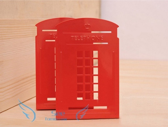 Fém állvány magazinokhoz és könyvekhez telefonfülke formájában