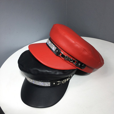Нов модел дамска шапка тип каскет от еко кожа с козирка и метална декорация с камъни