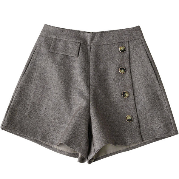 Къси дамски панталони широк модел с копчета и висока талия