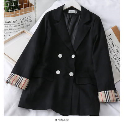 Moodne naiste jakk nööpide ja spitsikaelusega - sirge mudel