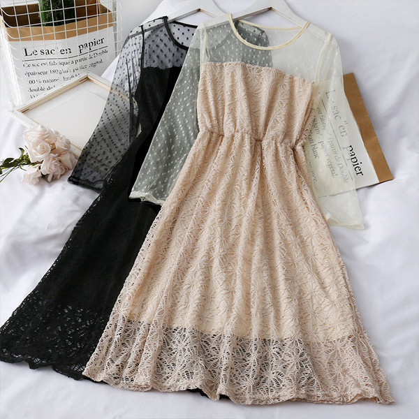 Modern női ruha ovális nyakkivágással és csipkével