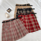 Retro stílusú kockás női szoknya övvel és zsebekkel