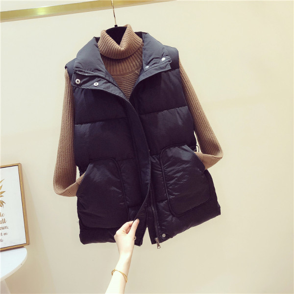 Γυναικείο καθημερινό γιλέκο με μεγάλο κολάρο και μεγάλες τσέπες