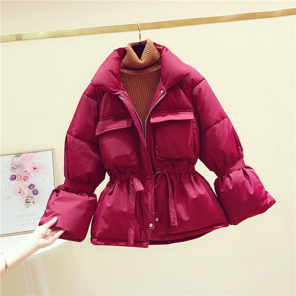 Új modell téli női kabát testhezálló modell derékkötővel