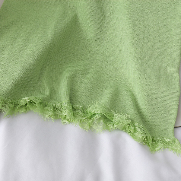 Moodne naiste topp pitsi ja õhukeste rihmadega