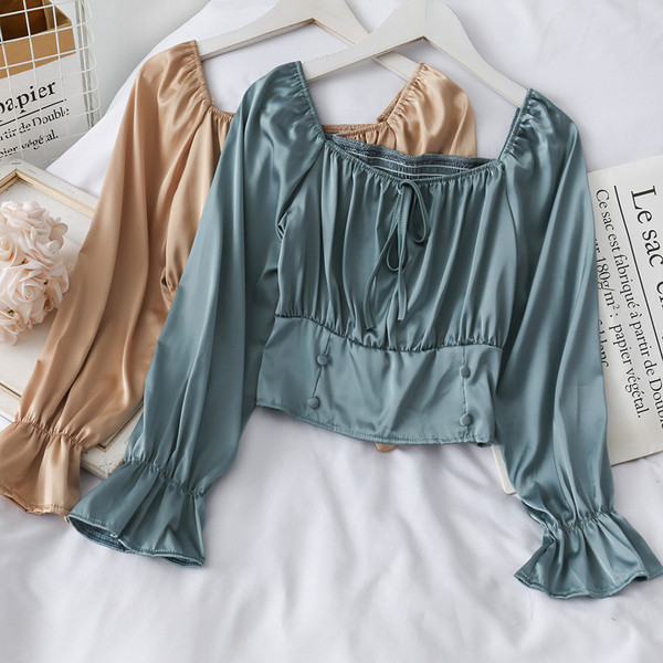 Μοντέρνα γυναικεία μπλούζα με τετράγωνη λαιμόκοψη, κορδόνια και μανίκια λωτού