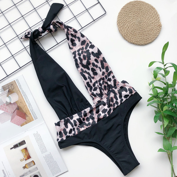 HIT teljes fürdőruha mély V-nyakkal, fekete-fehér színben