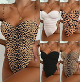 Teljes fürdőruha vékony pántokkal leopárdmintás vagy egyszínű modell fekete vagy fehér színben