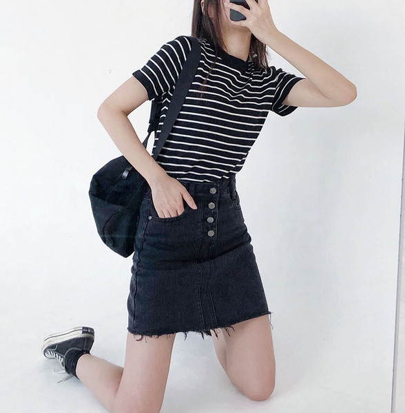 Ajakohane kõrge vöökoha ja nööpidega naiste teksaseelik