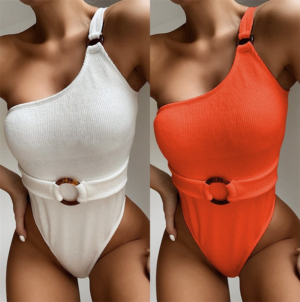 Γυναικείο ολόσωμο μαγιό με έναν ιμάντα ώμου σε λευκό και πορτοκαλί χρώμα