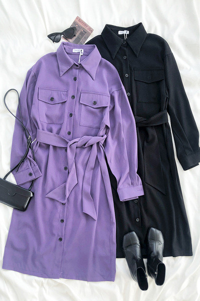 Стилна дамска рокля със средна дължина, копчета и колан на талията