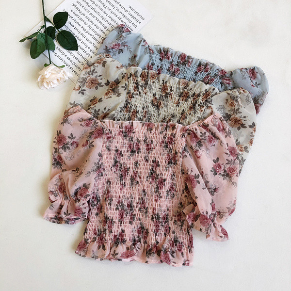 Μοντέρνα γυναικεία μπλούζα με γυμνά ώμους και μοτίβα λουλουδιών Λεπτό μοντέλο