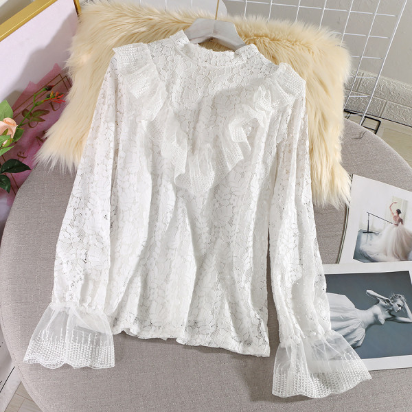 Női csipke ing lótusz ujjal és alacsony gallérral