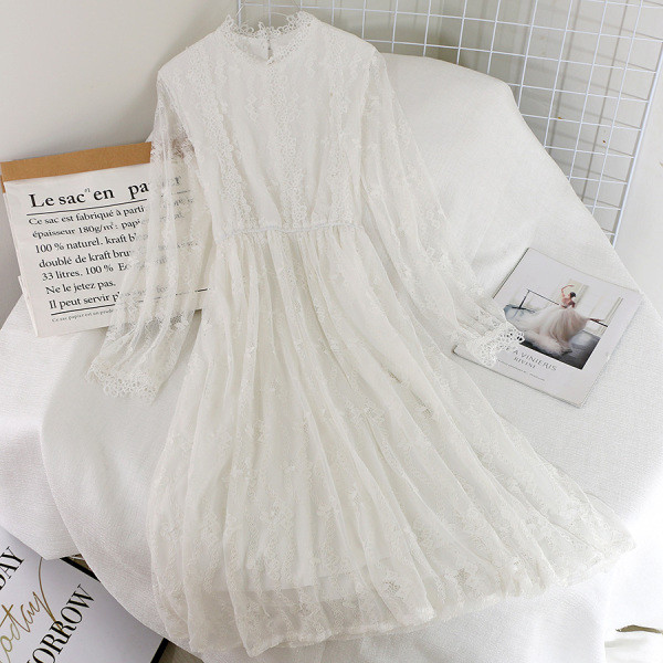 Moderna ženska haljina sa čipkom i dugim rukavima