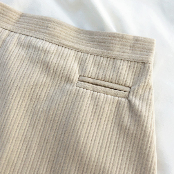 Sima modell női szoknya, magas derékkal kordbársonyból