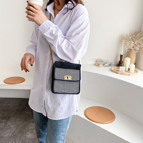 Stílusos női kockás táska négyzet alakú, rövid és hosszú fogantyúval