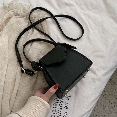 Retro női bőrtáska rövid és hosszú füllel