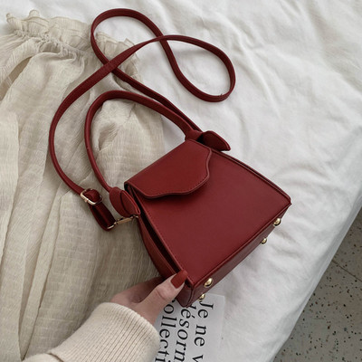 Retro női bőrtáska rövid és hosszú füllel