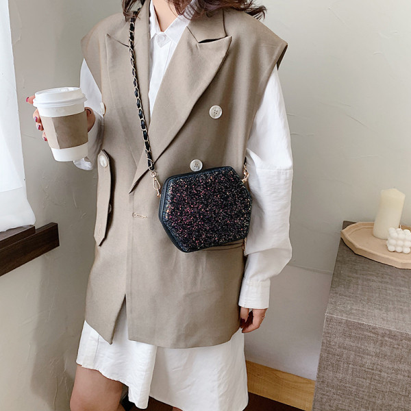 Fényes hatszögletű női válltáska flitterekkel és cipzárral