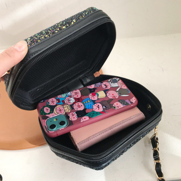 Fényes hatszögletű női válltáska flitterekkel és cipzárral