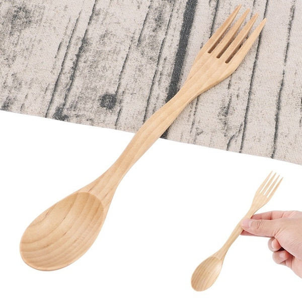Kreativna drvena žlica-vilica za hranjenje pogodna za salate, voće i ostalo u smeđoj boji