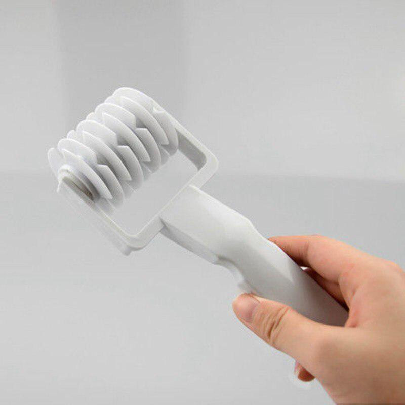 1 db. Műanyag hengervágó tészta vágásához