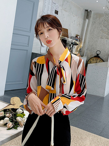 Stílusos női többszínű ing gallérral, szalaggal