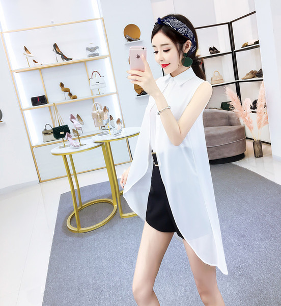 Modern szett sifon ujjatlan ingből és magas derekú rövidnadrágból