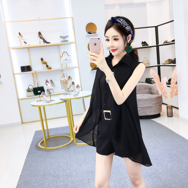 Modern szett sifon ujjatlan ingből és magas derekú rövidnadrágból