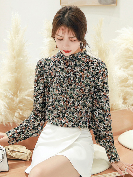 Elegáns női ing félmagas gallérral és virágmintával