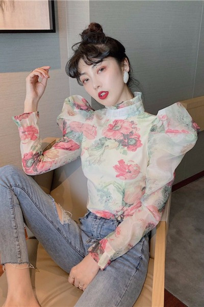 Γυναικεία μπλούζα με μπουκέτο βουβάλου και ψηλό γιακά