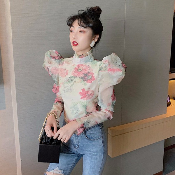Γυναικεία μπλούζα με μπουκέτο βουβάλου και ψηλό γιακά