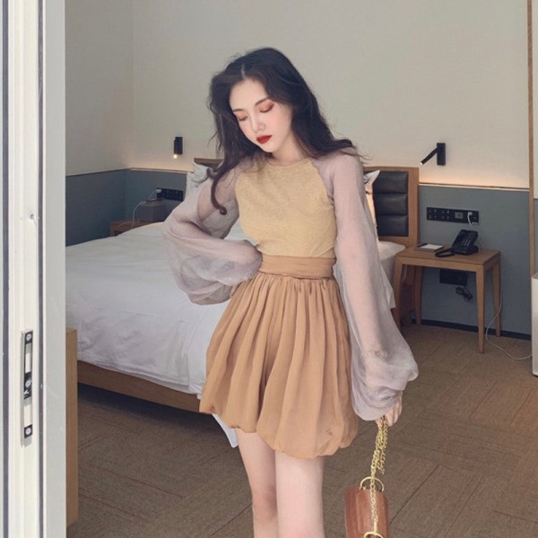 Γυναικείες μπλούζες με οβάλ λαιμόκοψη και μανίκια φαρδιάς τούλι